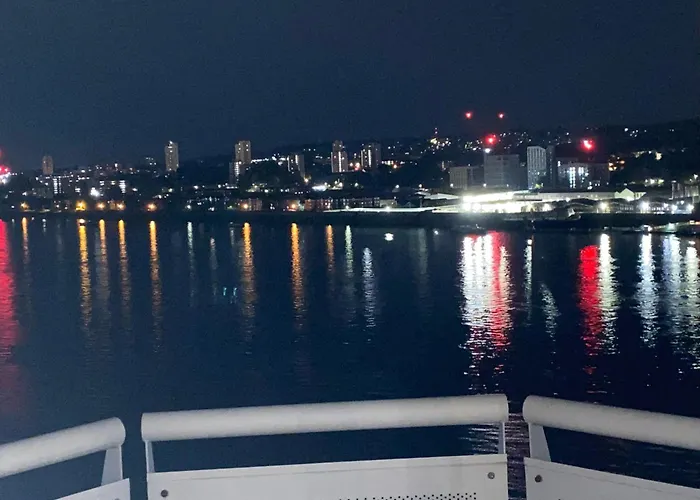 Cosy 2 Bedroom Royal Docks Apartment