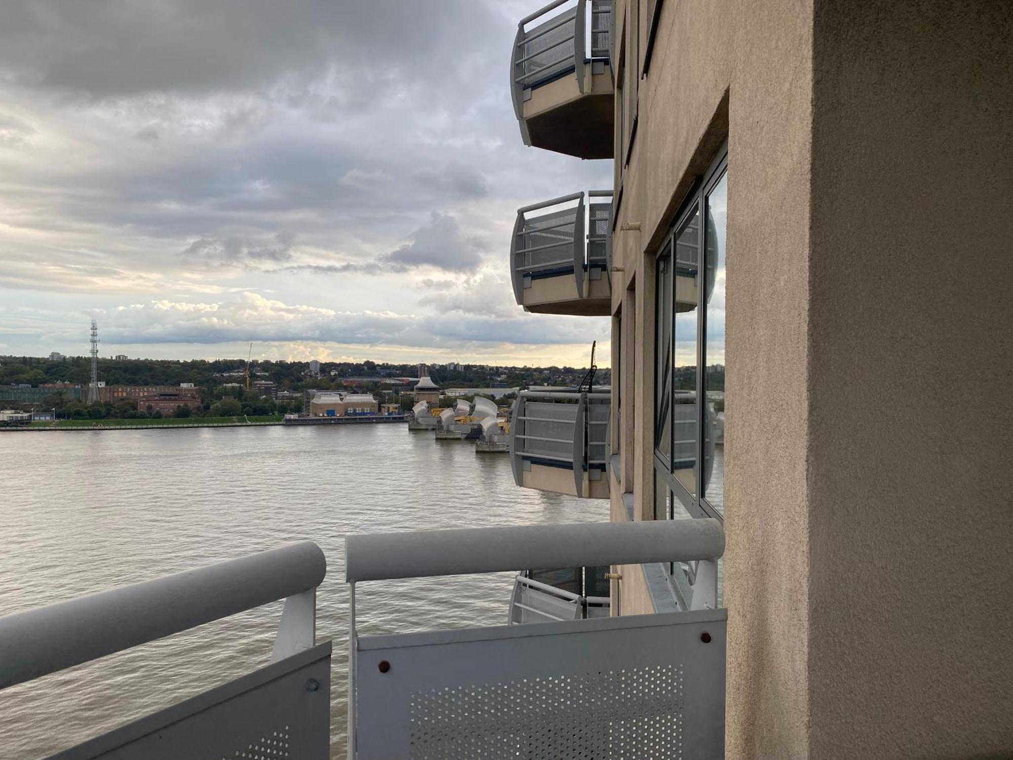 Cosy 2 Bedroom Royal Docks