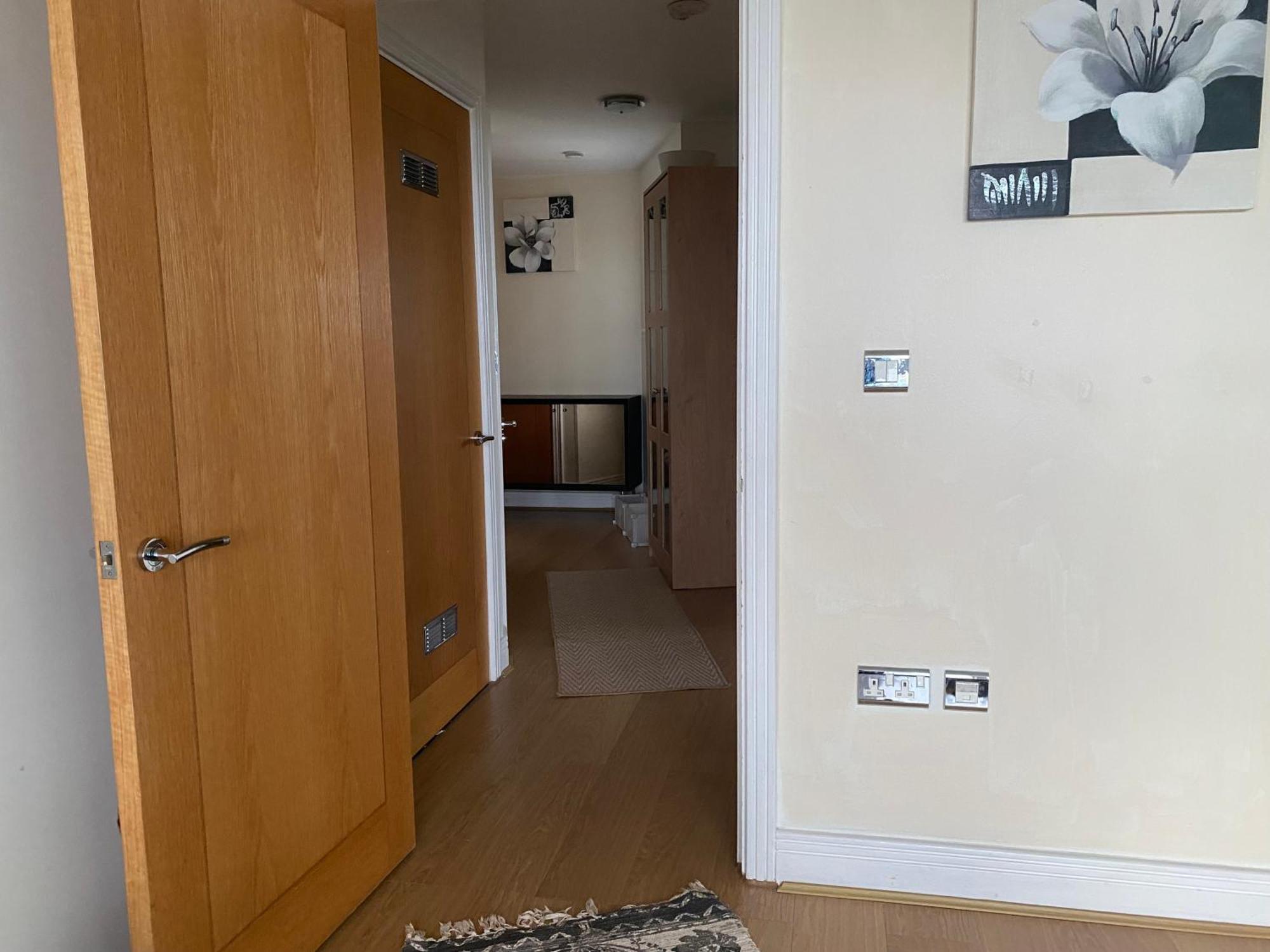 Cosy 2 Bedroom Royal Docks *