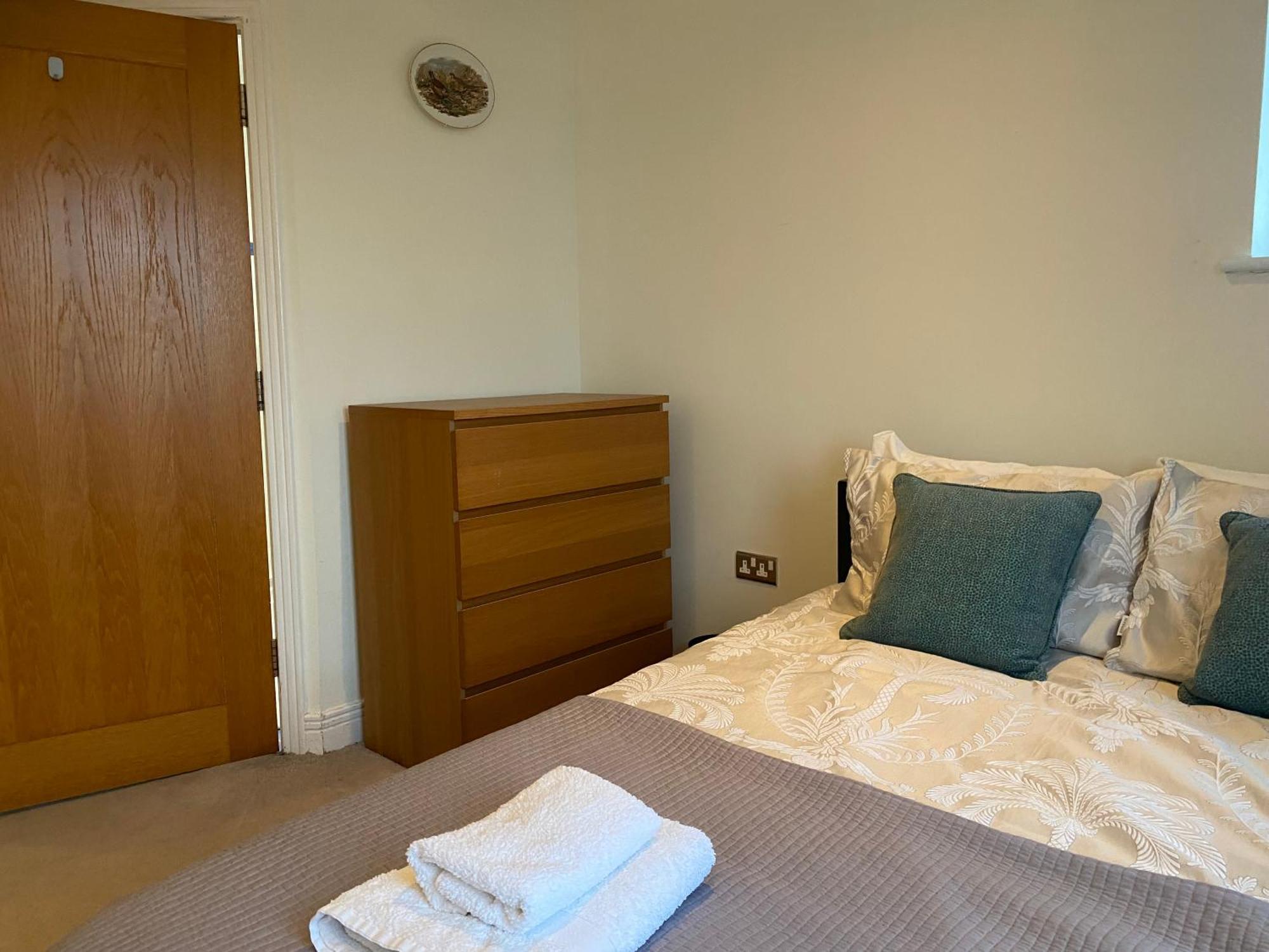 Cosy 2 Bedroom Royal Docks * London